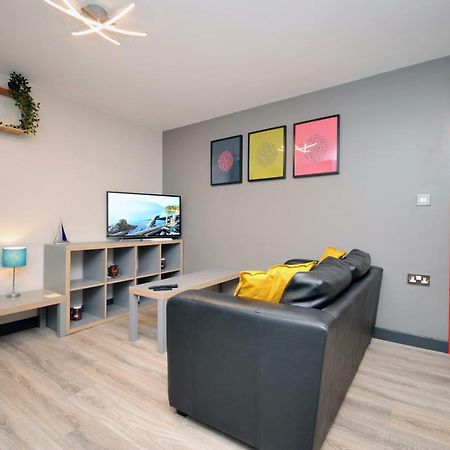Stone'S Throw City Centre - Tv In Every Bedroom! Суонси Экстерьер фото