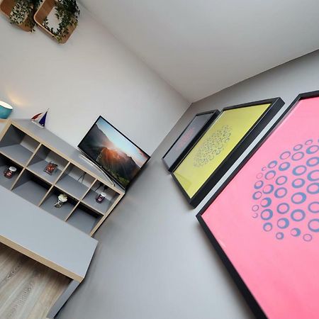 Stone'S Throw City Centre - Tv In Every Bedroom! Суонси Экстерьер фото