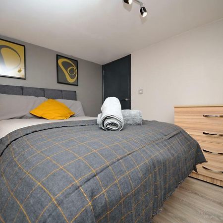 Stone'S Throw City Centre - Tv In Every Bedroom! Суонси Экстерьер фото